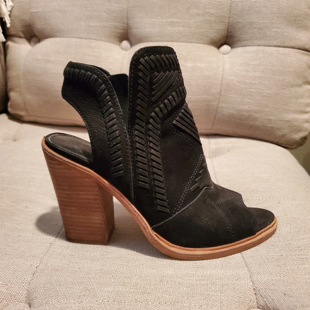 Vince Camuto Shoes